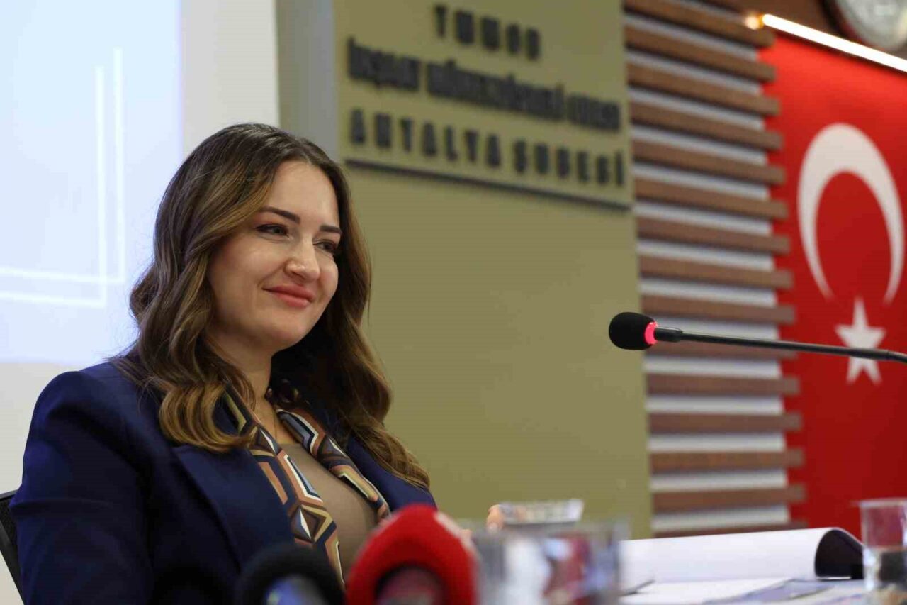 Antalya Büyükşehir Belediyesi Başkan Vekili Büşra Özdemir, meslek odası başkanlarıyla