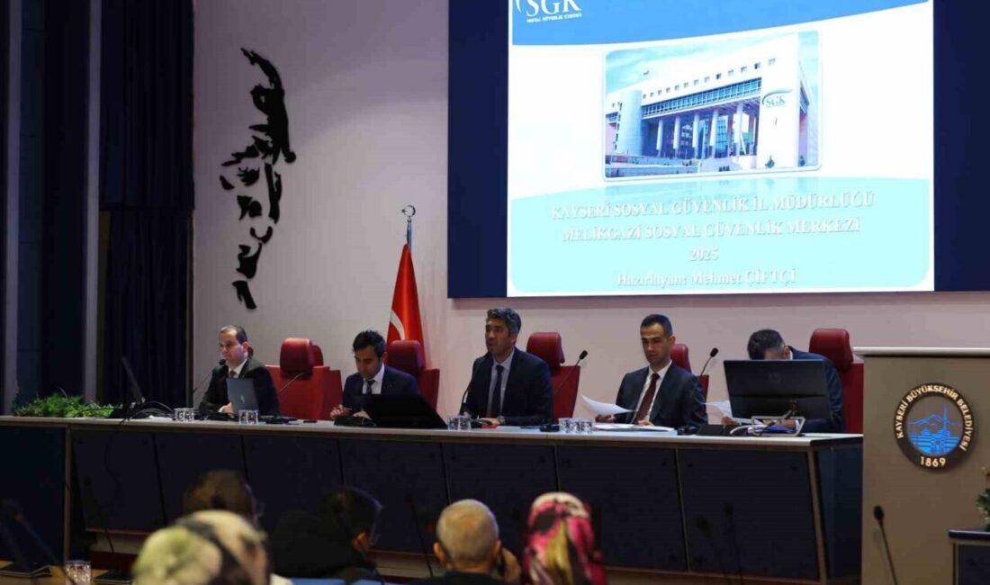 Kayseri’de Belediye Personeline SGK Üzerinden Bilgilendirme Toplantısı Gerçekleştirildi Kayseri Büyükşehir Belediyesi, SGK ile iş birliği yaparak belediye personeline