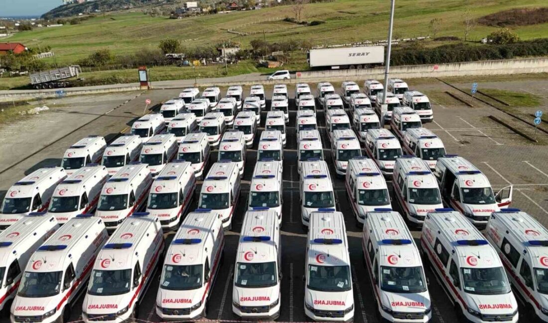 Samsun’a 100 Yeni Ambulans Kazandırılıyor, Başkan Doğan’dan Önemli Açıklama Samsun Büyükşehir Belediye Başkanı Halit Doğan, Samsun Şehir Hastanesi'ni ziyaretinde