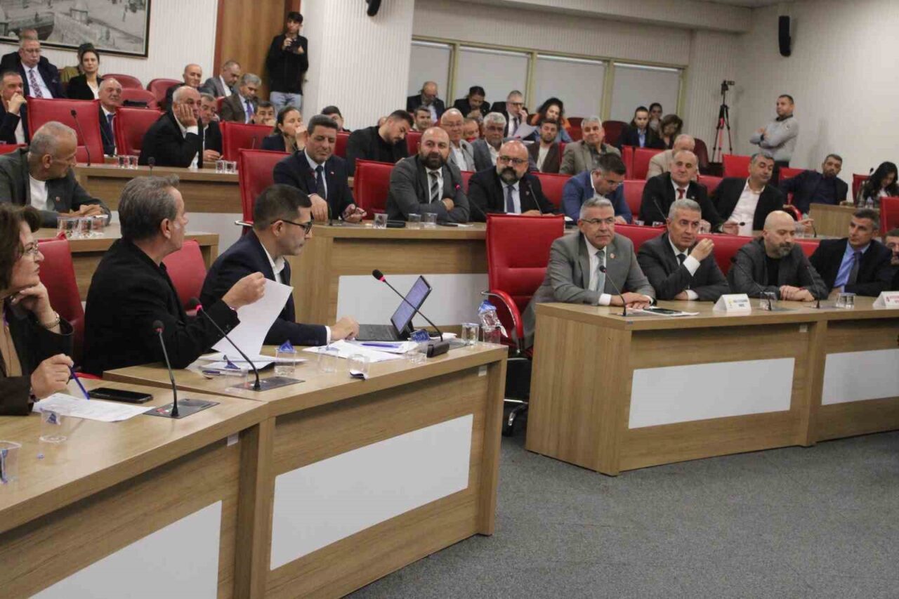 Aydın Büyükşehir Belediye Meclisi toplantısı, Meclis Başkanı Özlem Çerçioğlu'nun yönetimindeki