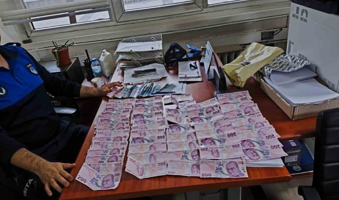 Kayseri’de Dilencilik Yapan Kadının Üzerinden Çıkan 12 Bin TL’ye El Konuldu Kayseri Büyükşehir Belediyesi Zabıta Daire Başkanlığı, Cumhuriyet Meydanı Bürüngüz Camii'nde