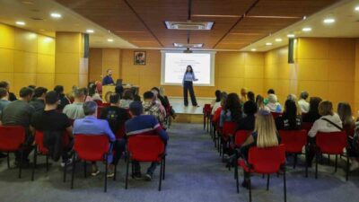 Antalya Büyükşehir Belediyesi, personeline "Aile İçi İletişim" eğitimi vererek, etkili