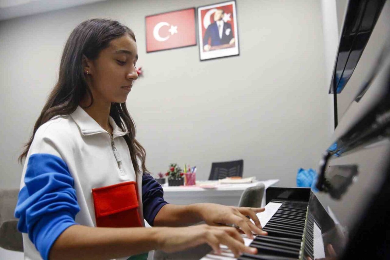 Antalya Büyükşehir Belediyesi, çocukların gelişimi için kreş, eğitim kursları ve