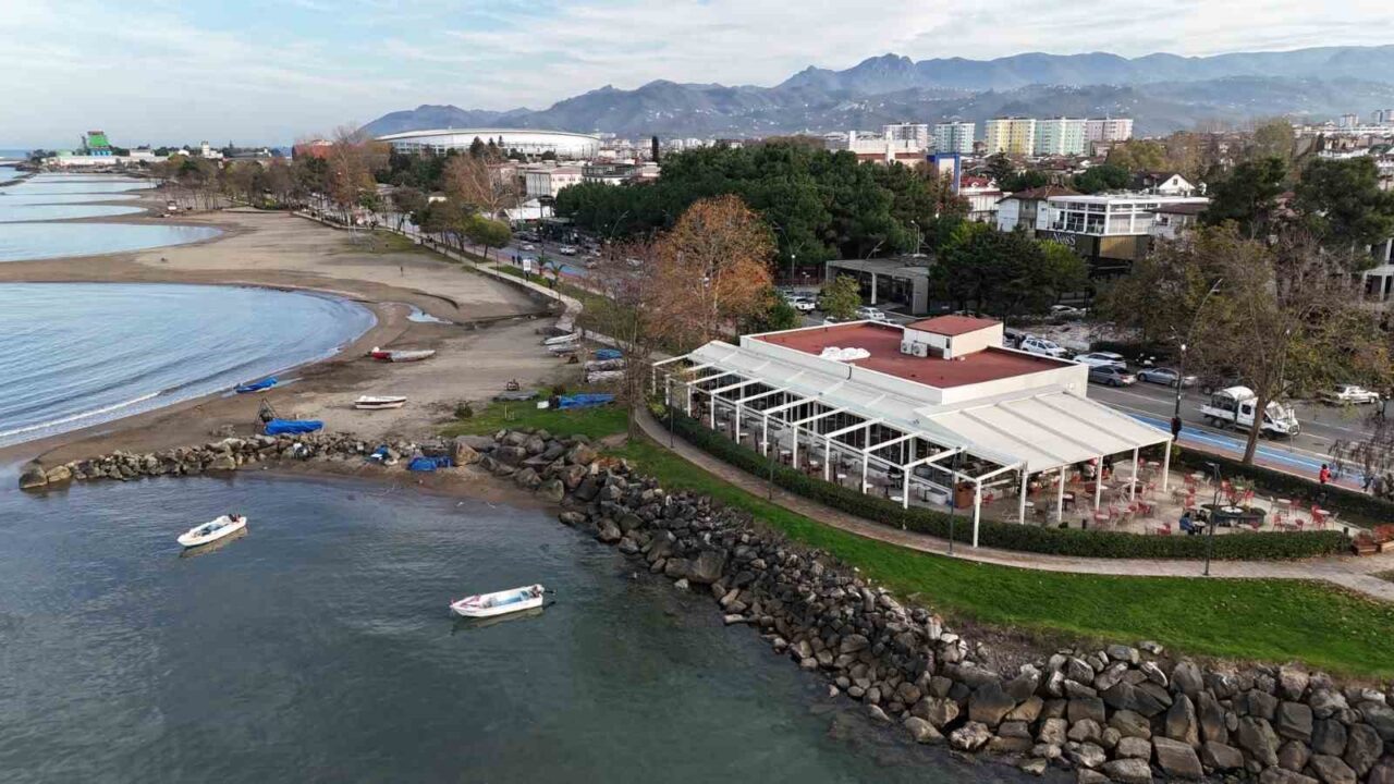 Ordu Büyükşehir Belediyesi, Altınordu ilçesi Akyazı sahilinde 'Mavna' adını verdiği