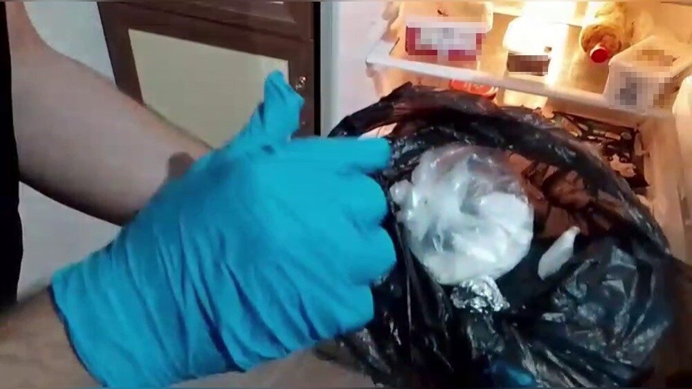 Adana'da gerçekleştirilen operasyonla, 26 yaşındaki E.Ç.'nin evinde 25,42 gram kokain