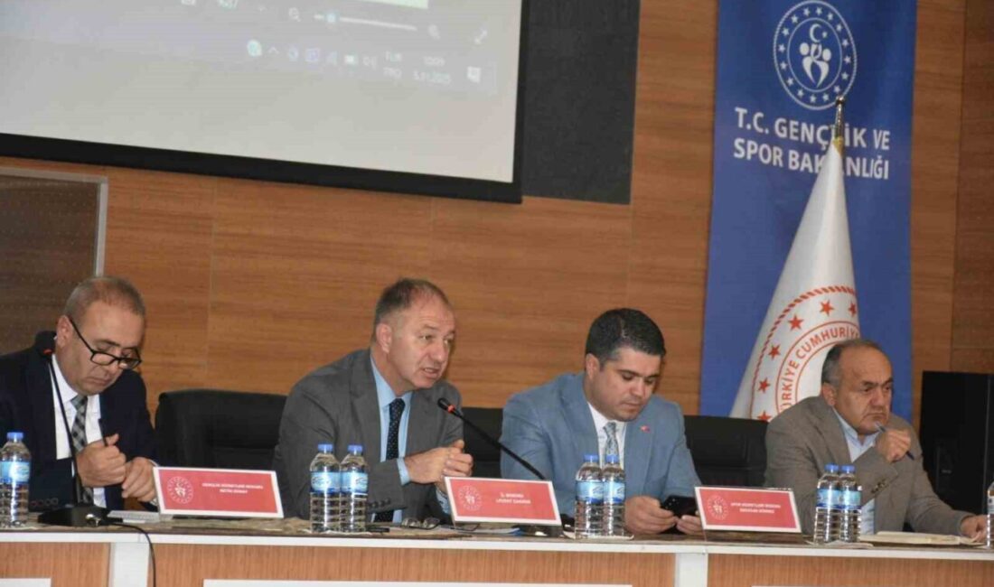 Erzurum Gençlik ve Spor İl Müdürü Levent Çakmur, 22 ayda