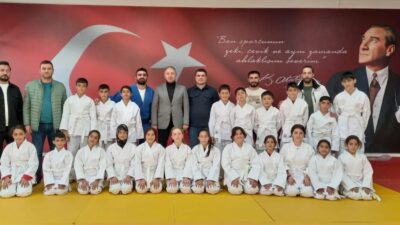 Erzurum Gençlik ve Spor İl Müdürü Levent Çakmur, tesis giriş