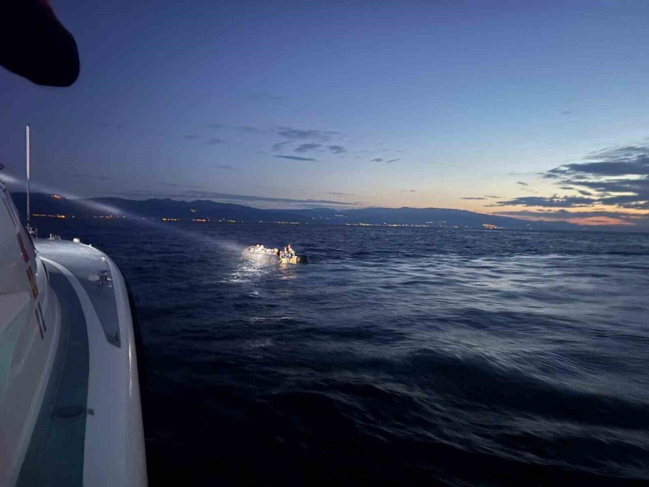 Çanakkale'nin Ayvacık ilçesi açıklarında Sahil Güvenlik Komutanlığı ekipleri tarafından tespit