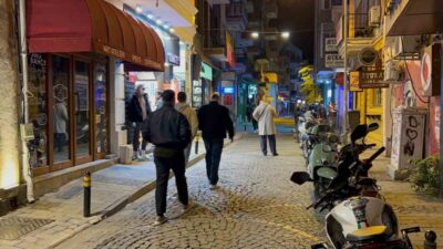 Çanakkale'nin Ayvacık ilçesi açıklarında 4 büyüklüğünde bir deprem gerçekleşti. AFAD'ın