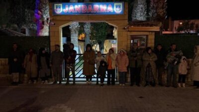 Çanakkale'de jandarma, insan kaçakçılığına karşı düzenlenen operasyonlarda 6 organizatör ile