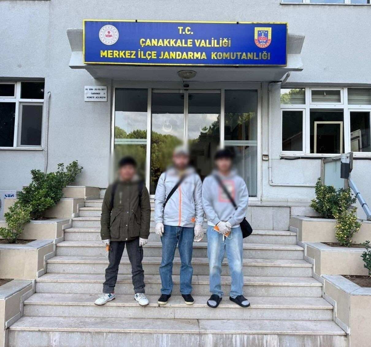 Çanakkale'de jandarma ekipleri, göçmen kaçakçılığına karşı düzenledikleri 10 operasyonda 3