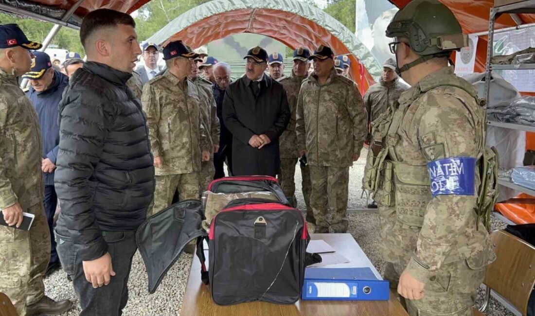 Çanakkale’de Yıldırım-2025 Seferberlik Tatbikatı Gerçekleştirildi Çanakkale'deki 18. Mekanize Zırhlı Tugay Komutanlığı, 'Yıldırım-2025 Seferberlik Tatbikatı'nı gerçekleştirdi.