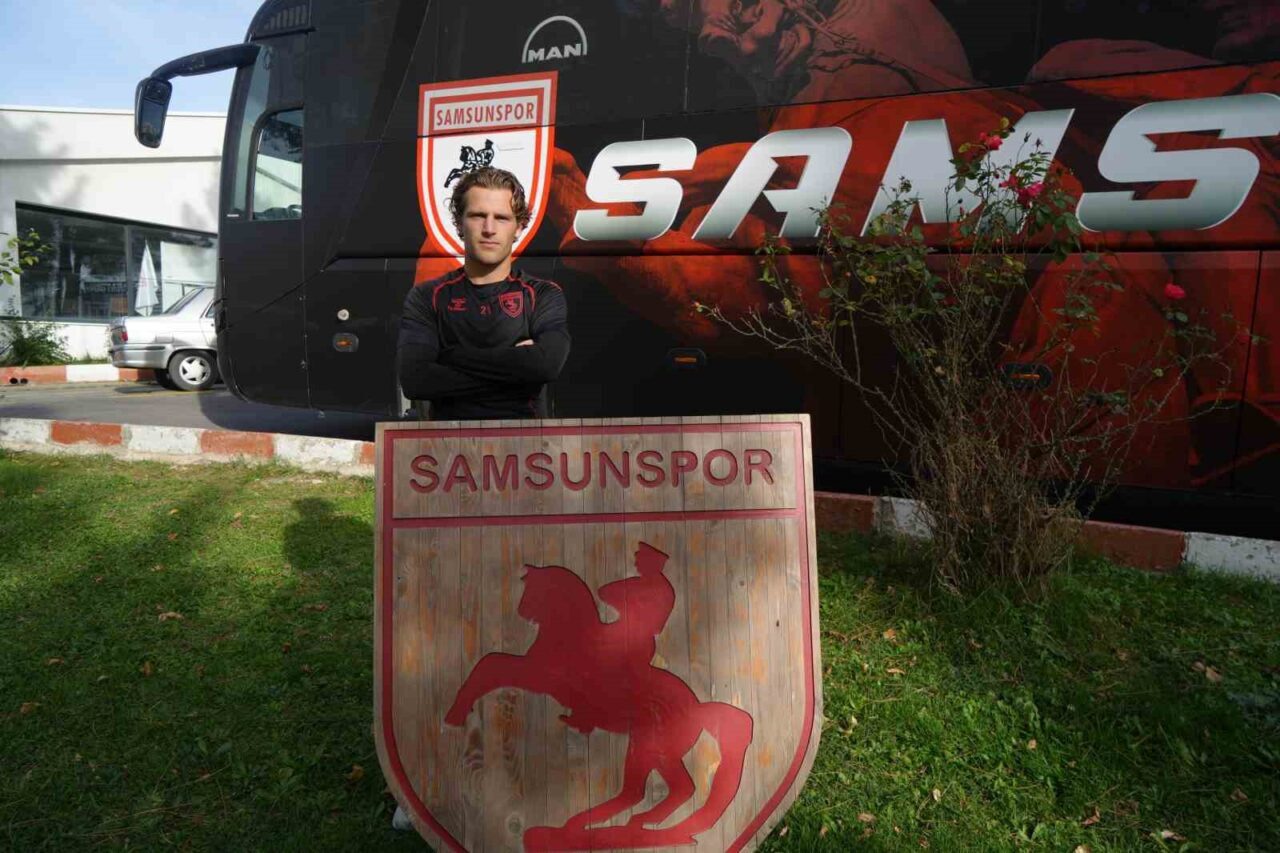 Samsunspor'un Danimarkalı futbolcusu Carlo Holse, 23 Kasım’da Beşiktaş ile oynayacakları