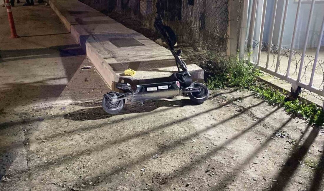 İnegöl’de Scooter ile Otomobilin Çarpışması Sonucu Bir Kişi Ağır Yaralandı Bursa'nın İnegöl ilçesinde meydana gelen kazada, Ramiz A. yönetimindeki scooter,