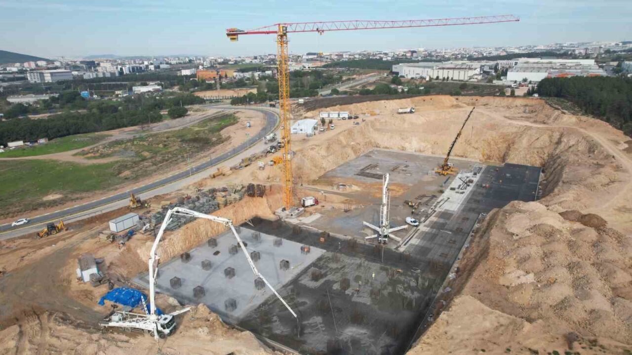 Çayırova Devlet Hastanesi Temel Beton Döküm İşlemlerine Başlandı