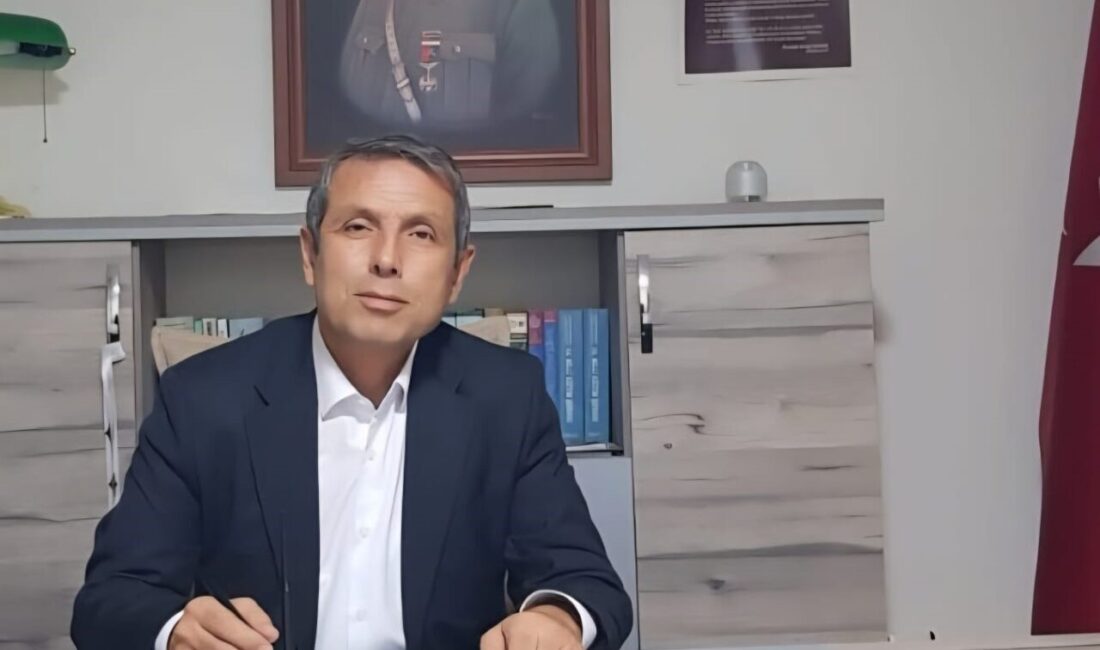 Demokrat Eğitimciler Sendikası Genel Başkanı İshak Çelebi, 25 Kasım'da kadınlara