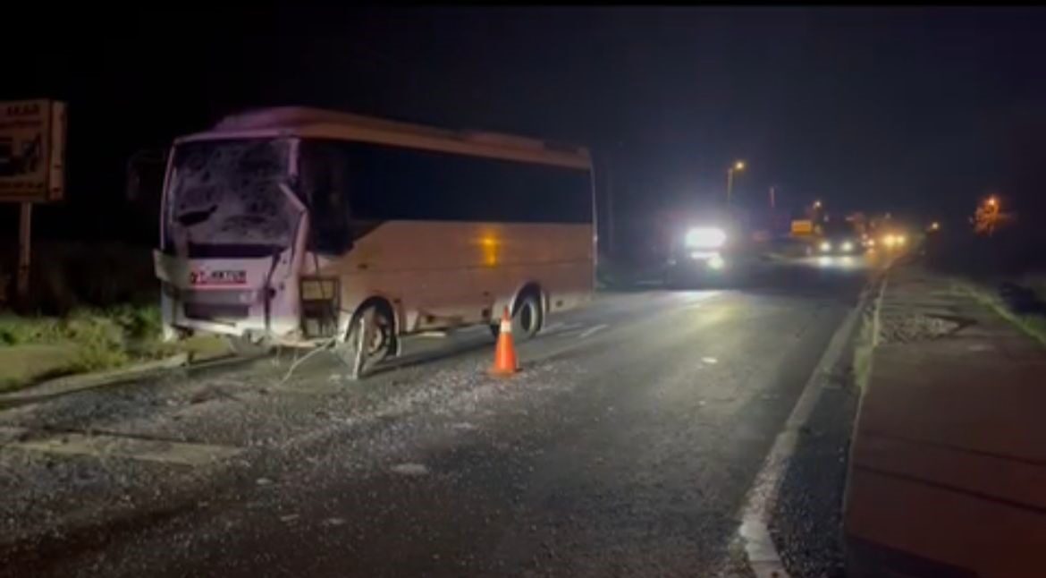 Tekirdağ'ın Çerkezköy ilçesinde iki servis aracının çarpışması sonucu 8 işçi