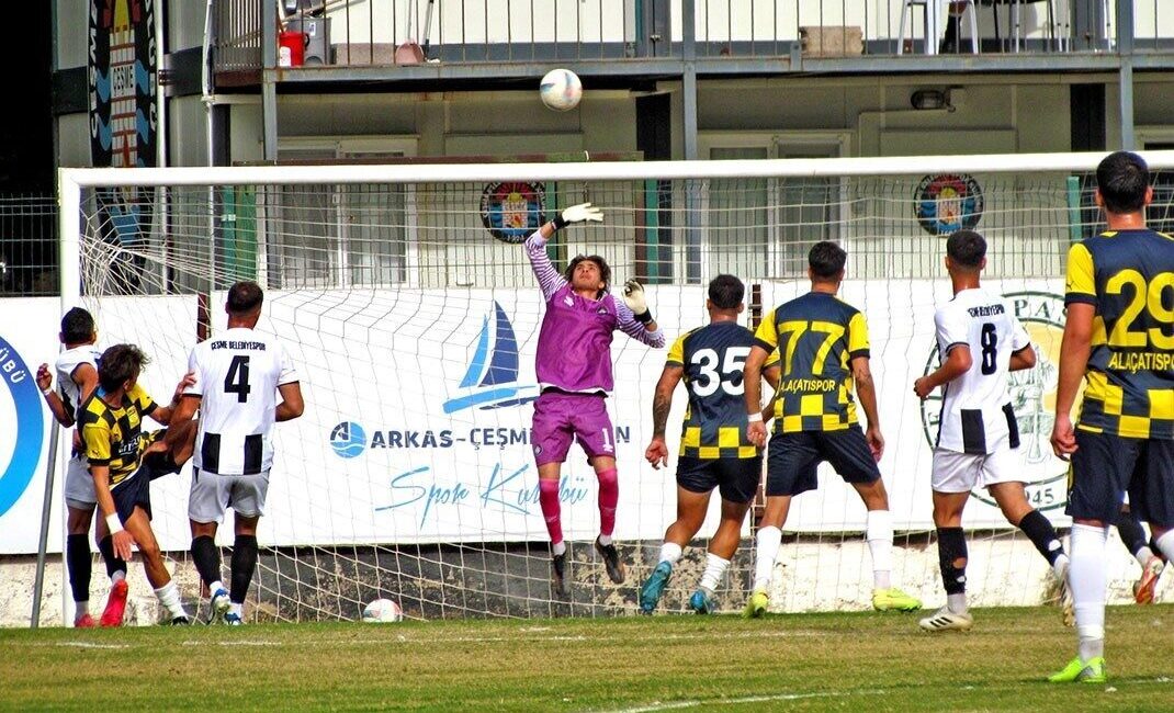 İzmir Süper Amatör Lig E Grubu'ndaki derbide Çeşme Belediyespor, İmren