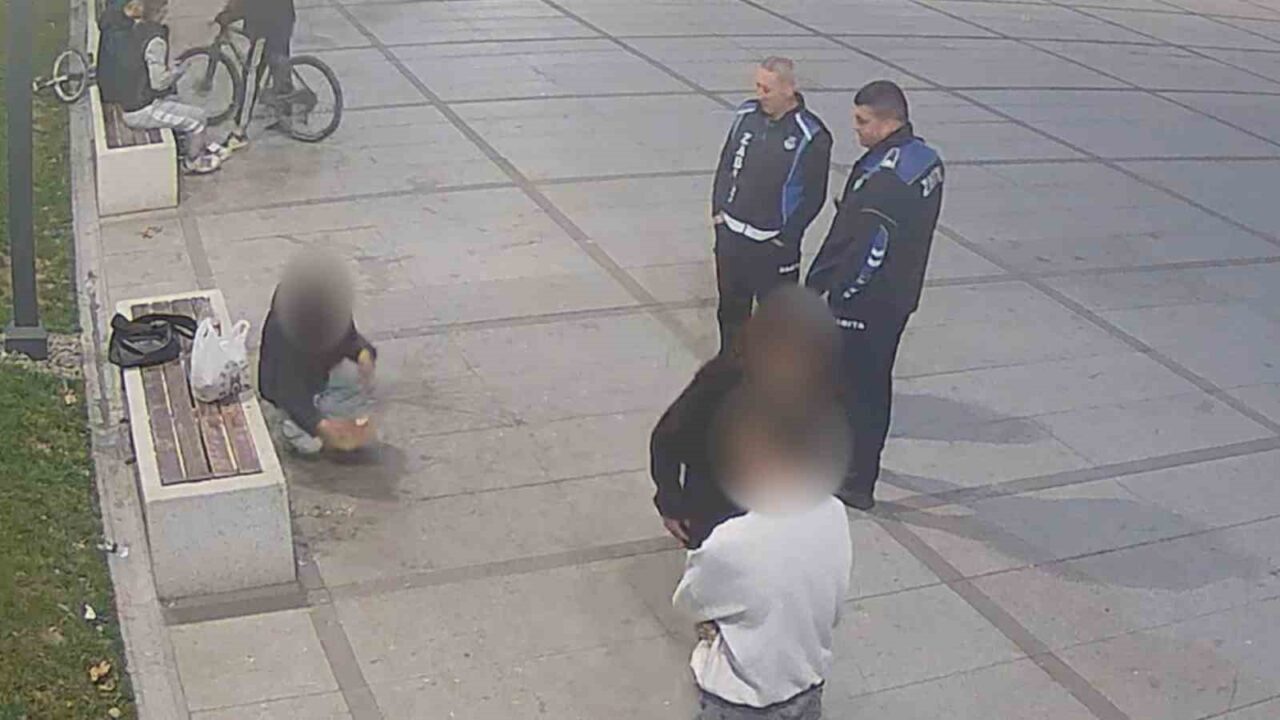 İnegöl'de gençlerin çevre kirliliği oluşturması üzerine İnegöl Belediyesi, temizlik yaptırdı