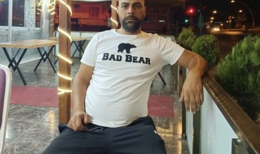 Samsun’da Cezaevinden İzinli Çıkan Adam Balkonda Ölü Bulundu Samsun'un İlkadım ilçesinde, cezaevinden izinli çıkan 39 yaşındaki Necip Sezer'in