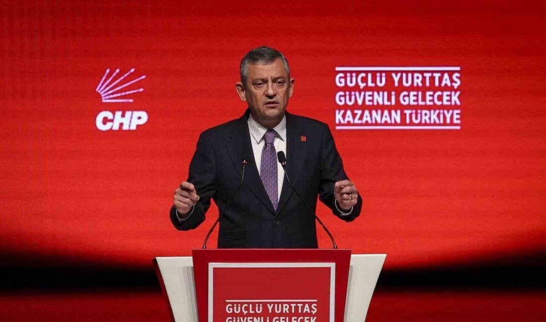 Cumhuriyet Halk Partisi (CHP) Genel Başkanı Özgür Özel, yeni parti
