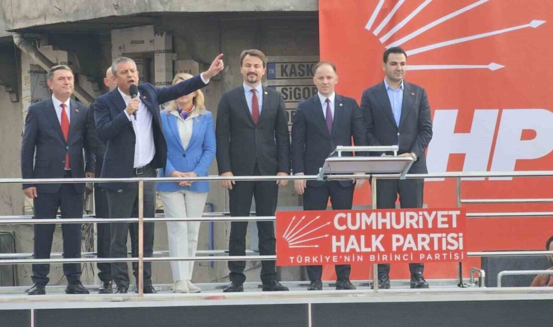CHP Genel Başkanı Özgür Özel, Zonguldak'ta miting düzenledi. Yerel seçimlerde