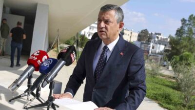 CHP Genel Başkanı Özgür Özel, KKTC’ye gerçekleştirdiği ziyaret sırasında Dr.