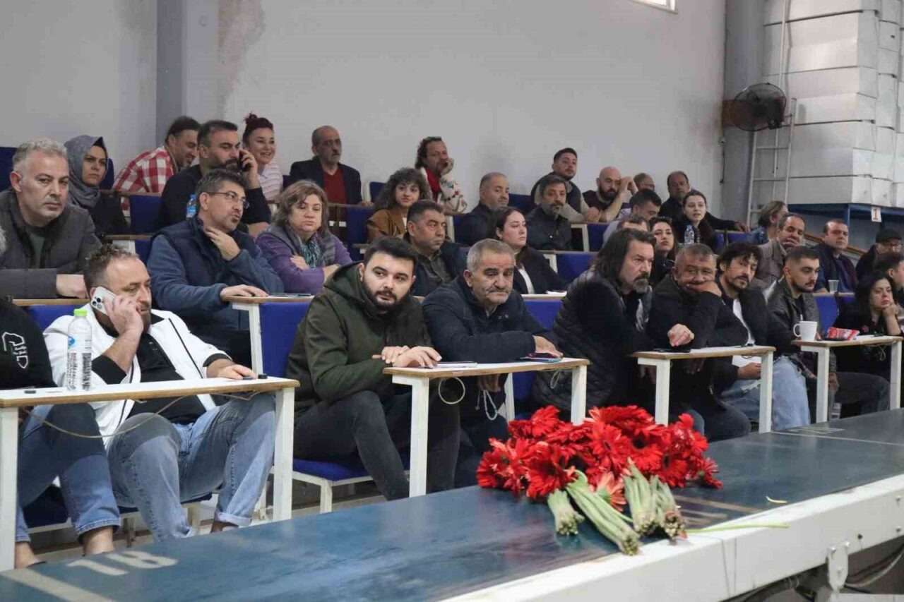 Yalova'daki çiçek mezatları, 24 Kasım Öğretmenler Günü dolayısıyla yoğun bir