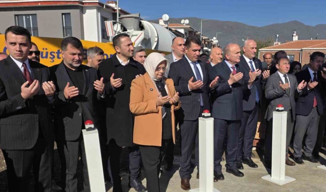 Düzce’de Yıkılan Camii İçin Yeni Temel Atma Töreni Gerçekleşti Düzce'de, 23 Kasım 2022 depreminde ağır hasar gören Çilimli Merkez