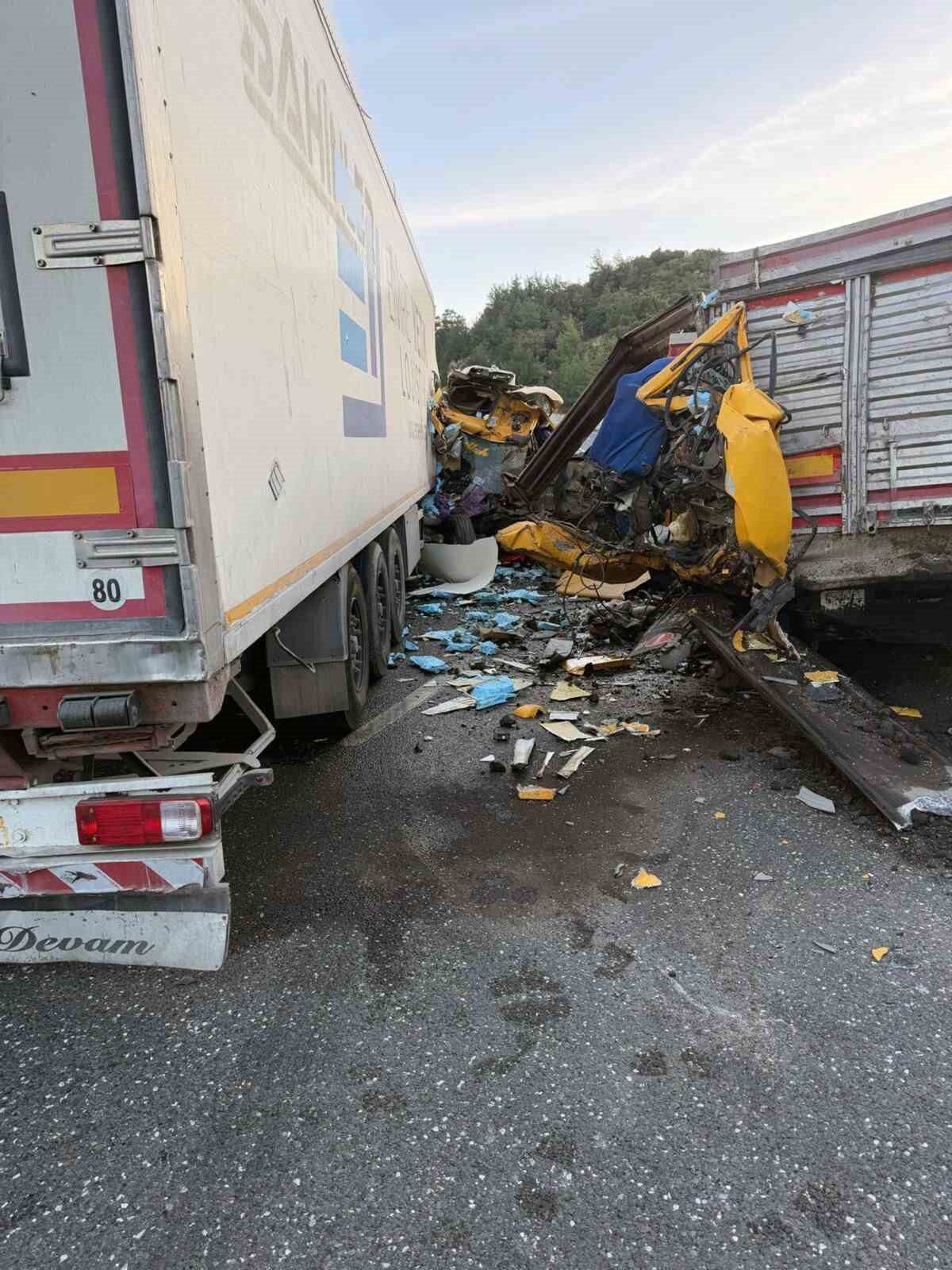 Aydın-Muğla karayolunda iki TIR'ın çarpıştığı kazada yaralanan sürücülerden Ayhan Gönden'in