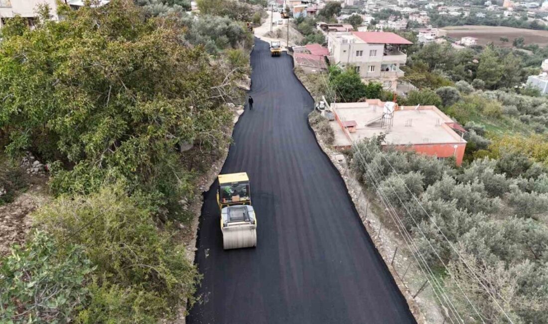 Hatay Büyükşehir Belediyesi, İskenderun'un Cırtıman Mahallesi'nde 15 yıllık bozuk parke