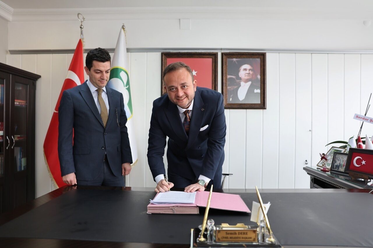 Çivril Belediyesi, Halk Bankası ile imzaladığı banka promosyonu protokolüyle memurlar