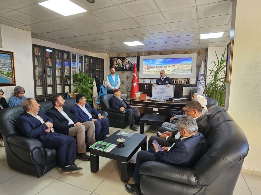 Cizre'de düzenlenen hayır çarşısında 1 milyon 500 bin lira toplandı.