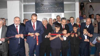 Cizre’de Kale Mahallesi Muhtarı Mehmet Surguç'un öncülüğünde kadınların taziye ve