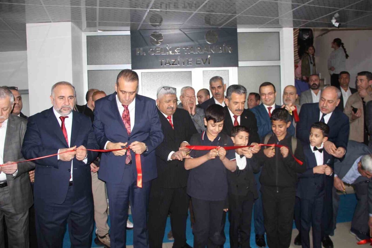 Cizre’de Kale Mahallesi Muhtarı Mehmet Surguç'un öncülüğünde kadınların taziye ve