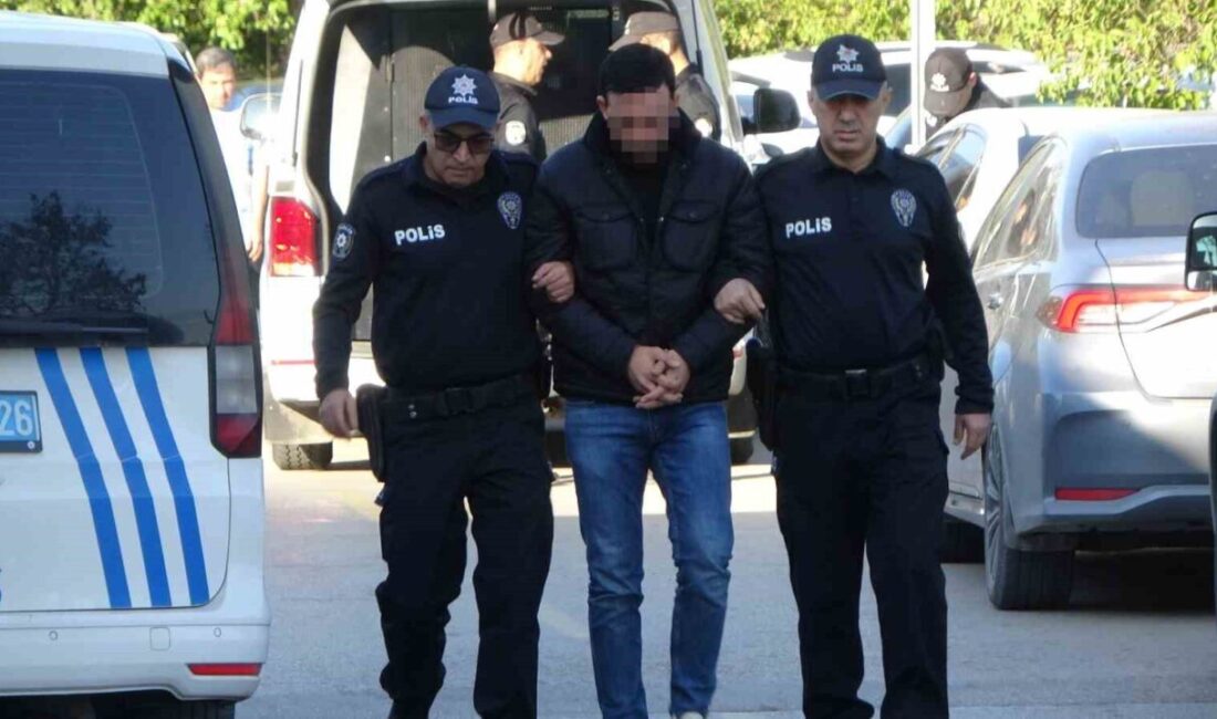 Adana’da Yaya Geçidinde Çocuk Bisikletliye Çarpan Sürücünün Alkol Nedeniyle Daha Önce Ehliyeti Alınmıştı Adana'da 12 yaşındaki Miraç Çam, E.K. tarafından yaya geçidinde bisikletiyle