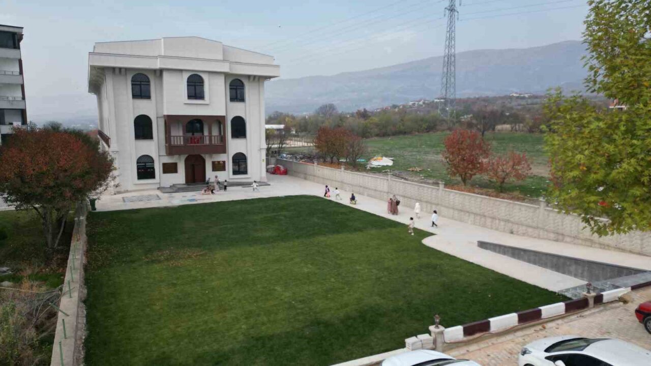 Tokat'ta hayırsever bir kişi tarafından bağışlanan arsa üzerinde kurulan 4-6