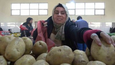 Amasya'da Şahsenem Gelir, eşinin işini devralarak pazarın tek kadın esnafı