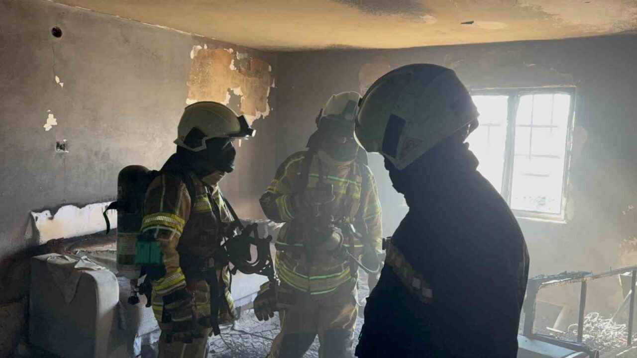 Diyarbakır'ın Yenişehir ilçesinde, evde yalnız bırakılan iki çocuğun devirdiği elektrikli