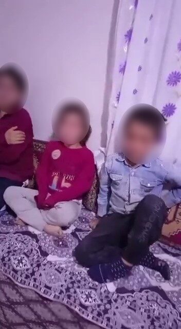 Afyonkarahisar’da Bir Baba, 4 Çocuğunu Kemerle Darp Edip Anlarını Kayda Aldı Afyonkarahisar İhsaniye'de Murat M., çocuklarını kemerle döverek işkence yaptı. Olayı