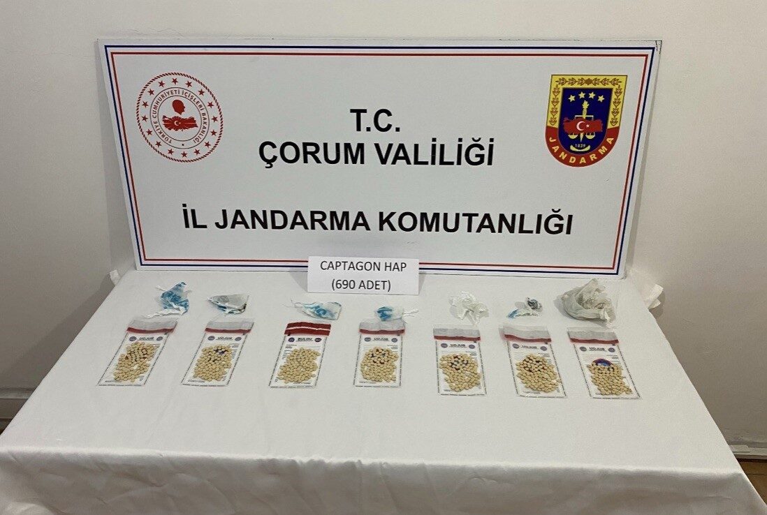 Çorum'da jandarma, uyuşturucu operasyonlarında 59 kişiyi gözaltına aldı, bunlardan 7'si