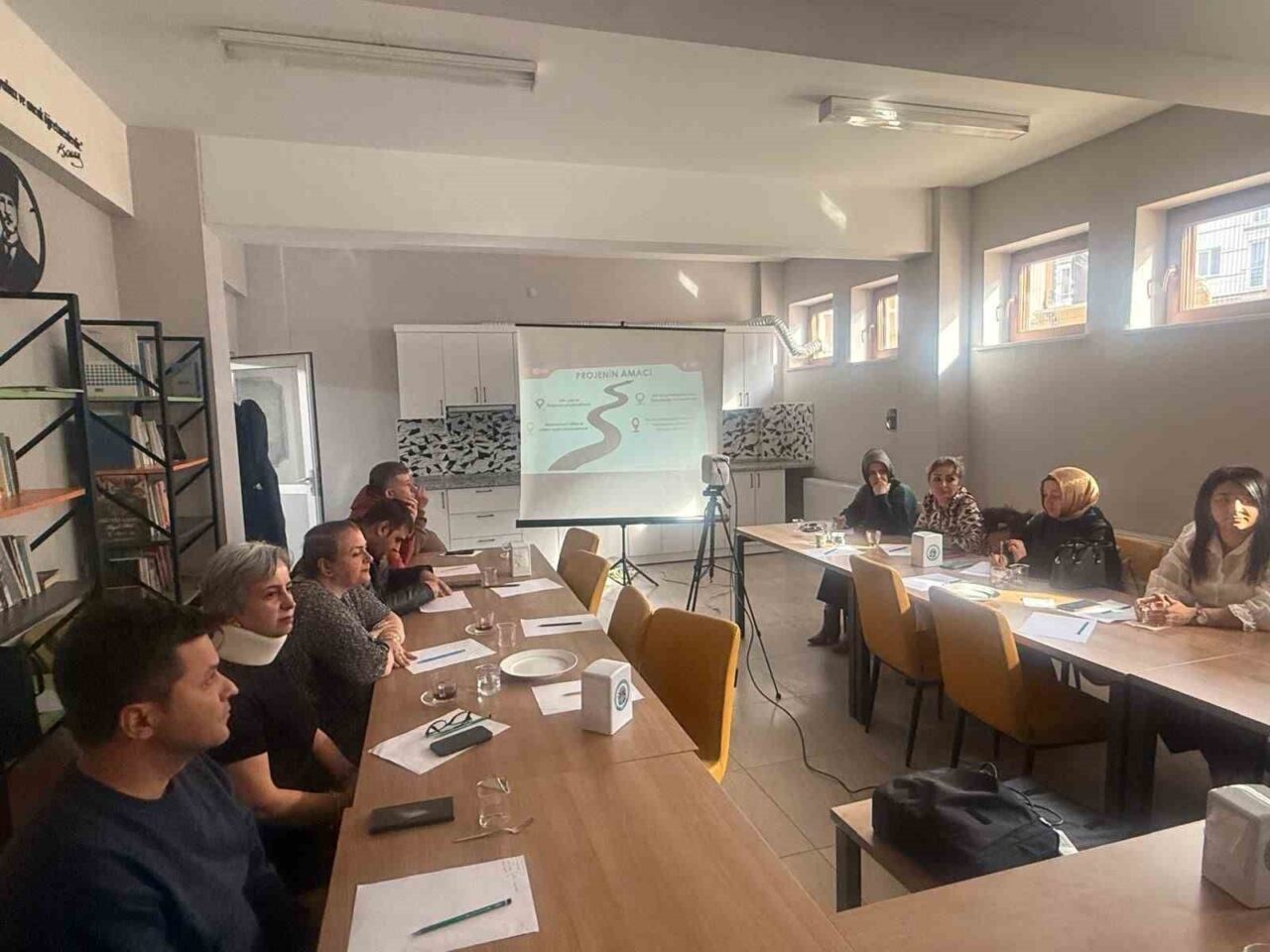 Çorum'da hayata geçirilen "Güvenli Adımlar Projesi", anaokulu velilerine çocuklarla etkili