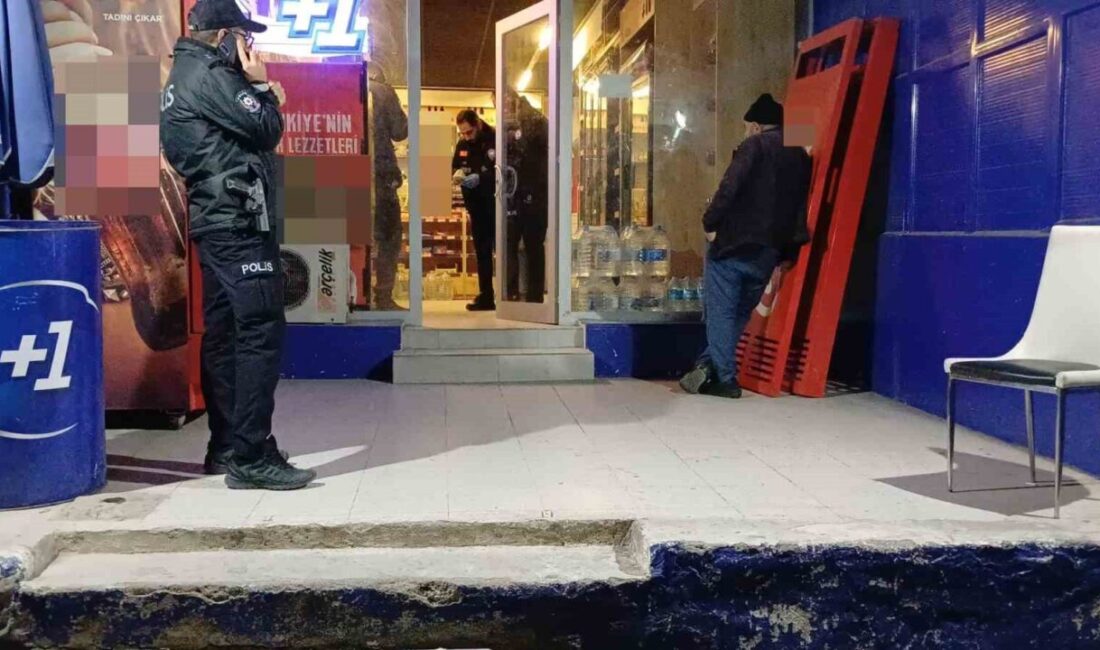 Çorum’da Tekel Bayisine Silahlı Saldırı: Şüpheli Kaçtı, Polis Operasyonu Başlatıldı Çorum'da bir tekel bayisine düzenlenen silahlı saldırıda yaralanan olmadı. Olayın