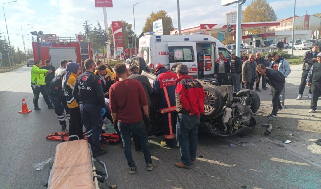Çorum’un Sungurlu ilçesinde, Altay Ö.'nün kontrolündeki otomobil takla attı. Olay,