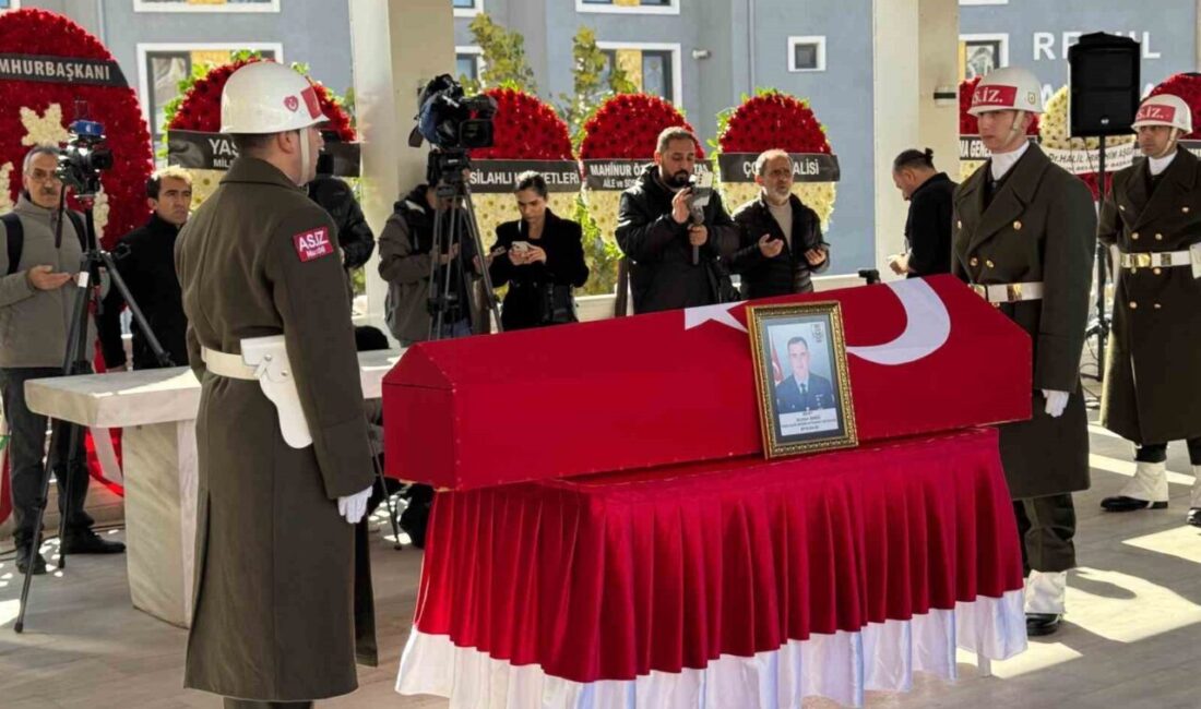 Gürcistan’da Düşen Askeri Uçakta Şehit Olan Burak İbbiği, Çorum’da Son Yolculuğuna Uğurlandı Gürcistan-Azerbaycan sınırında düşen C130 uçağında şehit düşen 28 yaşındaki Astsubay