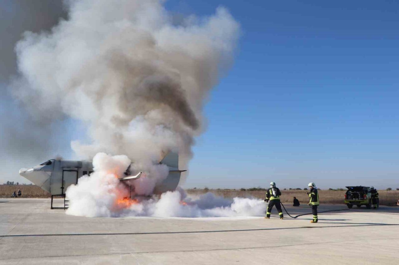 Çukurova Uluslararası Havalimanı'nda ICAO standartları gereği yapılan acil durum tatbikatı,