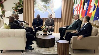 Cumhurbaşkanı Recep Tayyip Erdoğan, G20 zirvesi sırasında Johannesburg'da MIKTA üyeleriyle