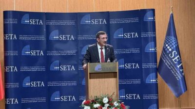 Cumhurbaşkanı Yardımcısı Cevdet Yılmaz, İstanbul'da düzenlenen sempozyumda, gençlere yönelik Aile