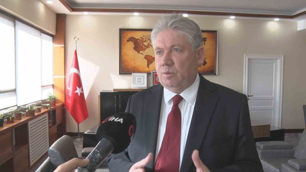 Cumhurbaşkanlığı Eğitim ve Öğretim Politikaları Kurulu Üyesi Ahmet Akça, ara