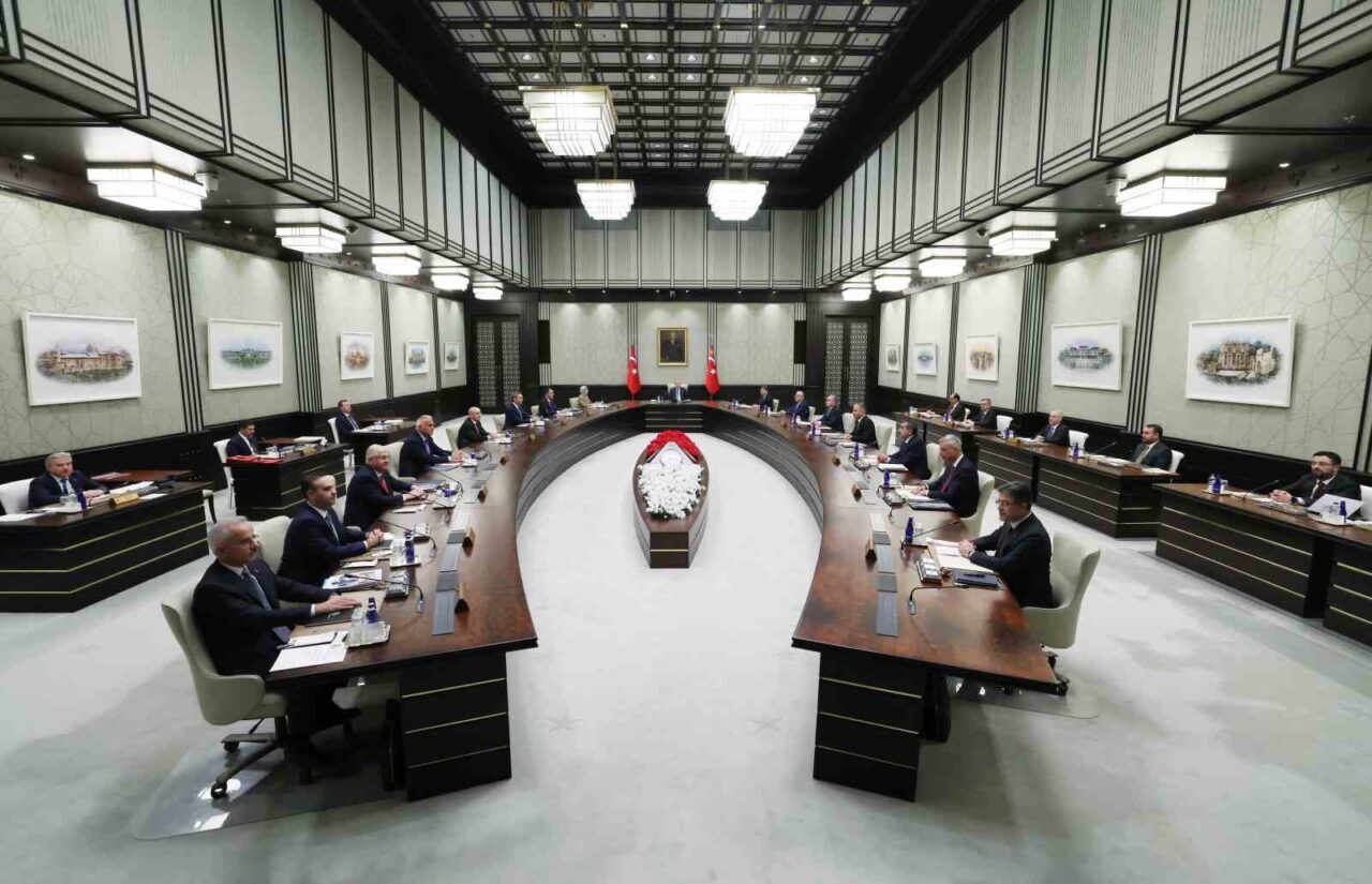 Cumhurbaşkanı Recep Tayyip Erdoğan, Beştepe'de Cumhurbaşkanlığı Kabinesi'ni bir araya getirdi.